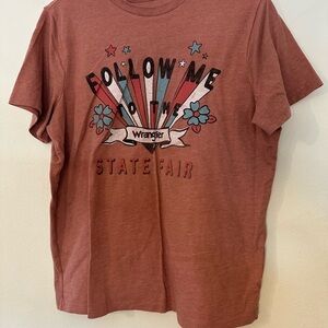 Wrangler State Fair Graphic Tee in Brick Red